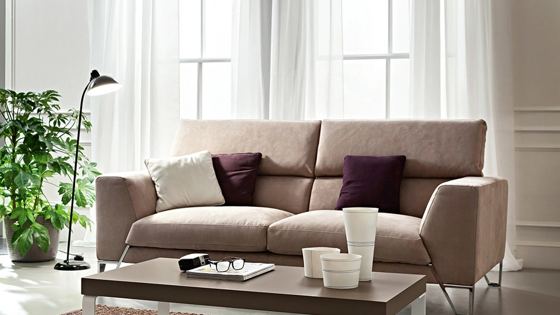 Tavolino moderno in laccato opaco Ecrù con gambe in metallo Anna di La Primavera