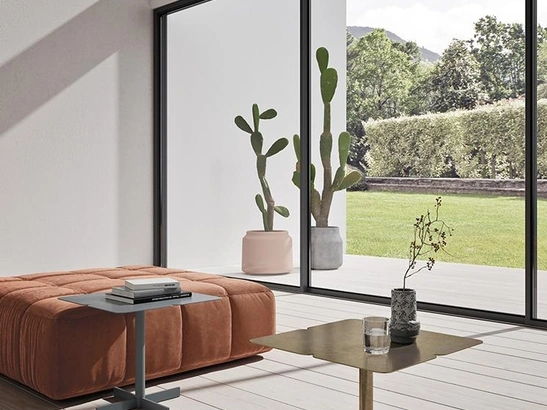 Tavolino Fiore Horizon in metallo di Mobilgam