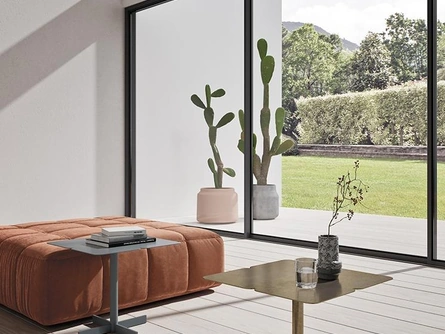 Tavolino Fiore Horizon in metallo di Mobilgam