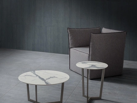 Tavolino rotondo Clio con top in HPL effetto marmo Bianco e base in metallo di La Primavera