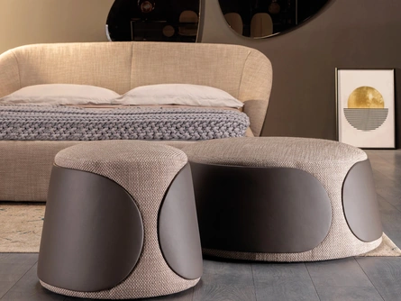 Pouf Mama in tessuto e pelle di Tonin Casa