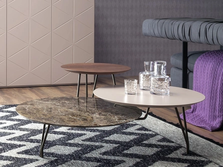 Tavolino Log in marmo, laccato e legno di Tonin Casa