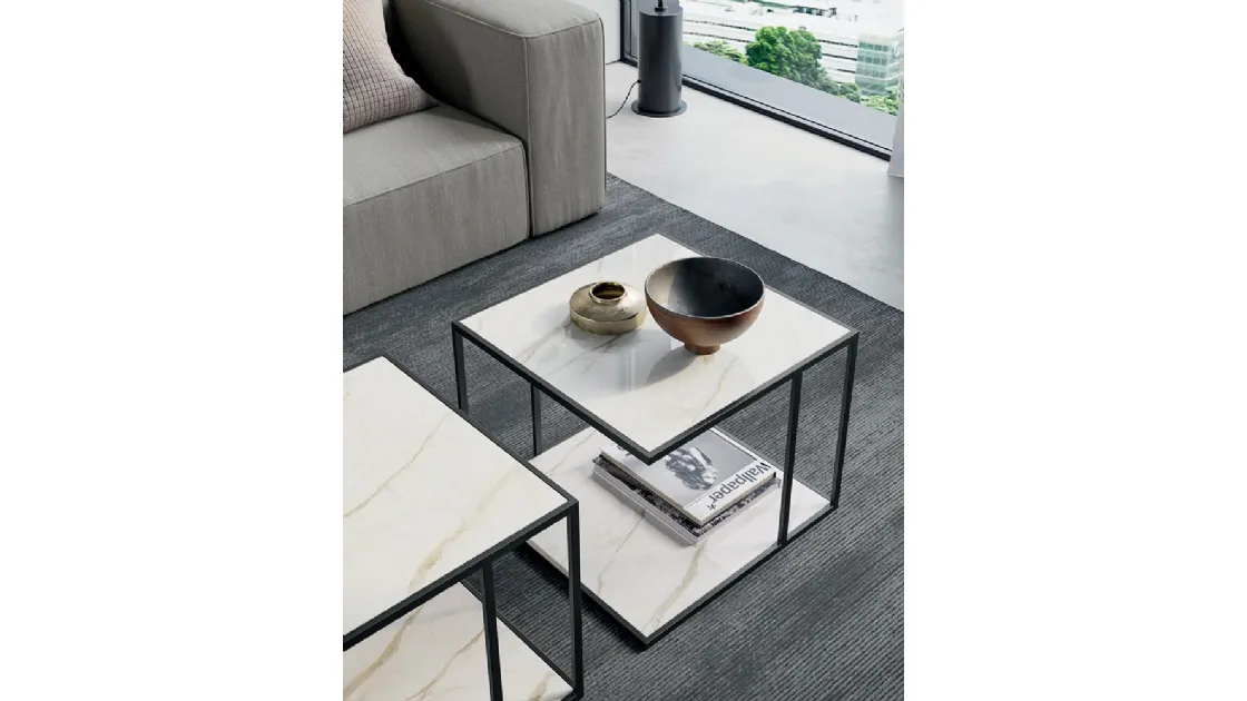 Tavolino quadrato Track in gres e metallo di Dall'Agnese