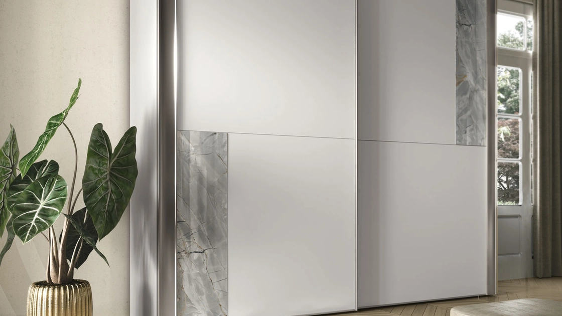 Armadio con ante scorrevoli Afrodite in laccato di Adriatica