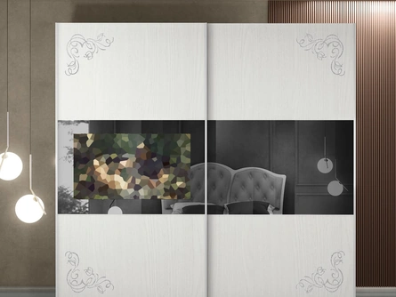 Armadio con ante scorrevoli in Frassino Bianco e decori in vetro glitter Argento con fascia a specchio Stopsol Fanny di Adriatica