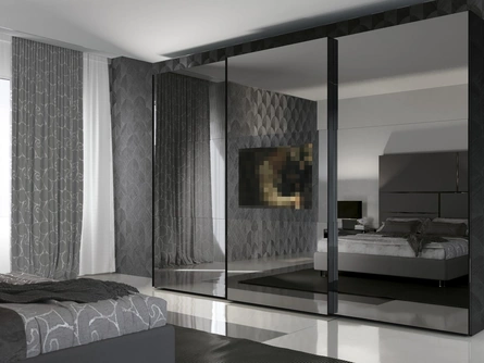 Armadio con ante scorrevoli Astra di Adriatica