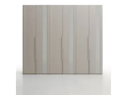 Armadio Avenue in legno di frassino con inserti in vetro di Fasolin