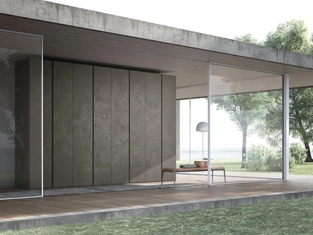 Armadio con ante battenti Comp 334 in finitura spatolato quarzo di Mobilgam