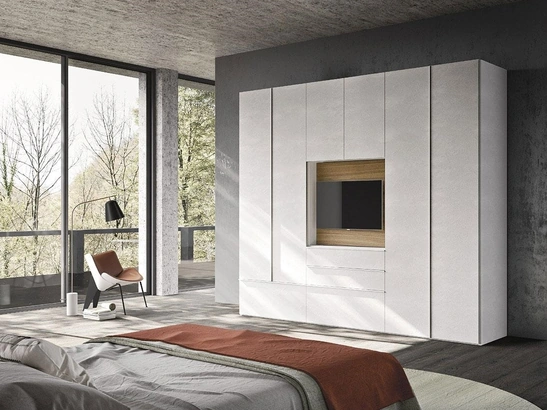 Armadio con ante battenti e vano porta TV Comp 354 in nobilitato cemento bianco di Mobilgam
