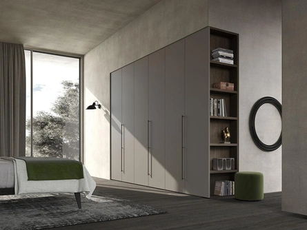 Armadio con ante battenti Comp 358 in laccato opaco di Mobilgam