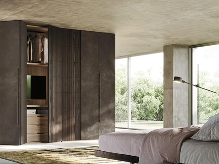 Armadio con ante a soffietto in legno e spatolato Comp N24 di Mobilgam