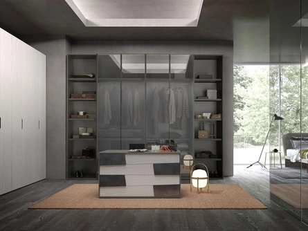 Armadio con ante battenti Comp 338 in laccato opaco e vetro di Mobilgam