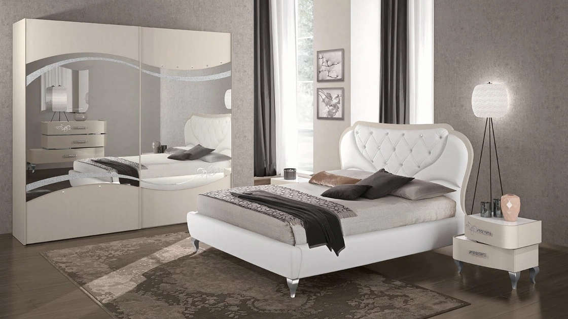 Armadio con ante scorrevoli in frassino tottora e specchi Smeraldo di Adriatica