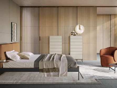 Letto con struttura in tubi di metallo con testine arrotondate, giroletto in legno e testiera in tessuto imbottito Supernova di Dall'Agnese