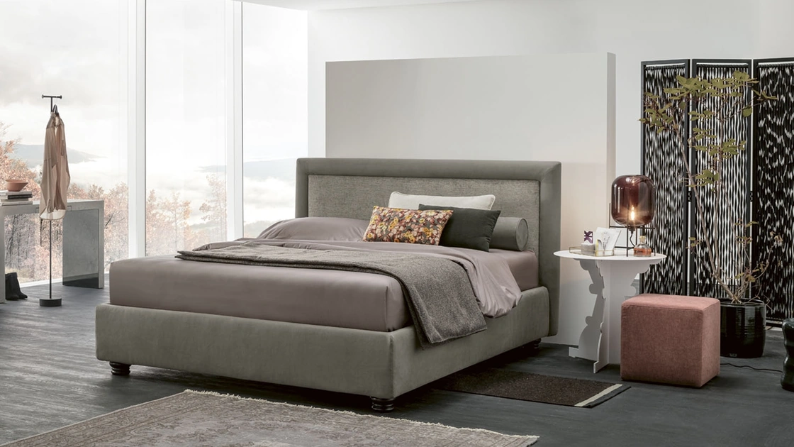 Letto in tessuto con testiera e box contenitore Chloe di V&Nice