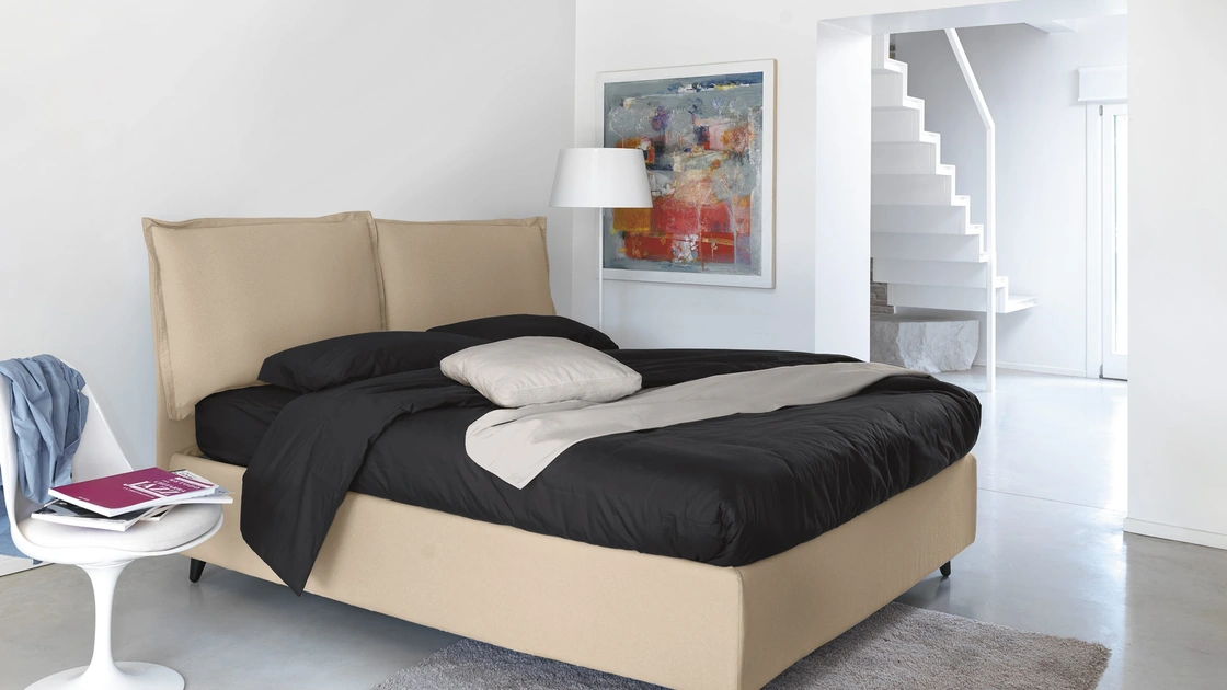 Letto imbottito Vera di Noctis