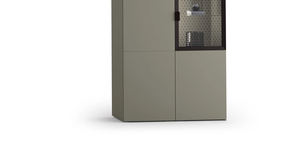 Madia Alta 10-1 in laccato opaco con vetro decorato di Corso 11