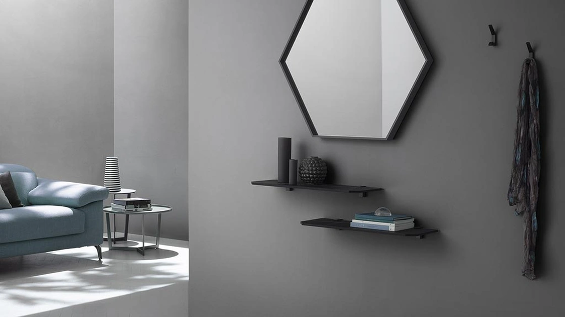 Mobile ingresso realizzato con mensole in HPL Cross di La Primavera