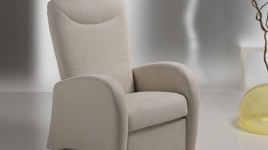 Poltrona Relax con movimento manuale Touring in tessuto de Il Benessere