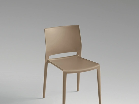 Sedia Bakhita in polipropilene di La Primavera