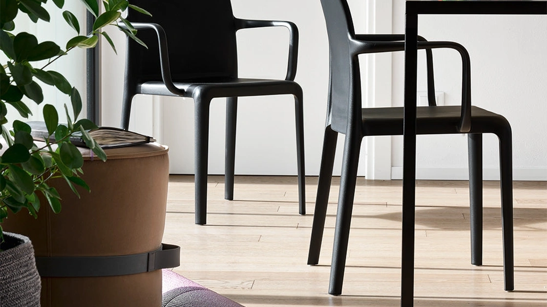 Sedia impilabile in polipropilene Bayo di Connubia