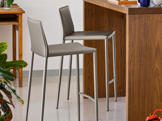 Sgabello in cuoio rigenerato Boheme di Connubia