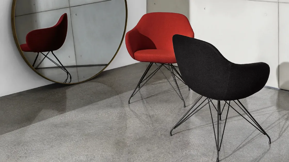 Sedia Cadira Wire in tessuto con gambe in metallo di Sovet