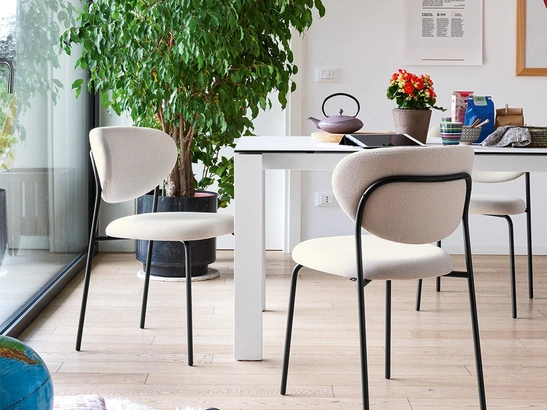 Sedia Cozy in tessuto imbottito di Connubia