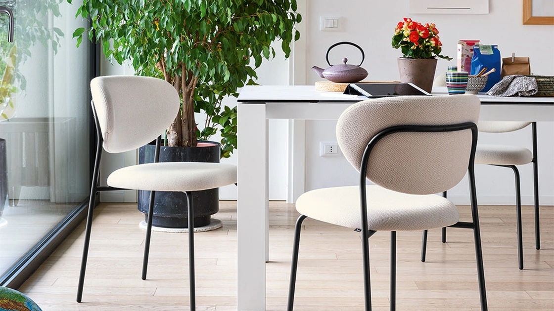 Sedia Cozy in tessuto imbottito di Connubia