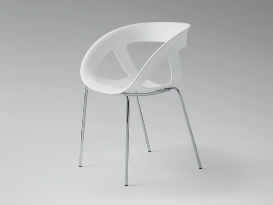 Sedia Moema in tecnopolimero con gambe in metallo cromato di La Primavera