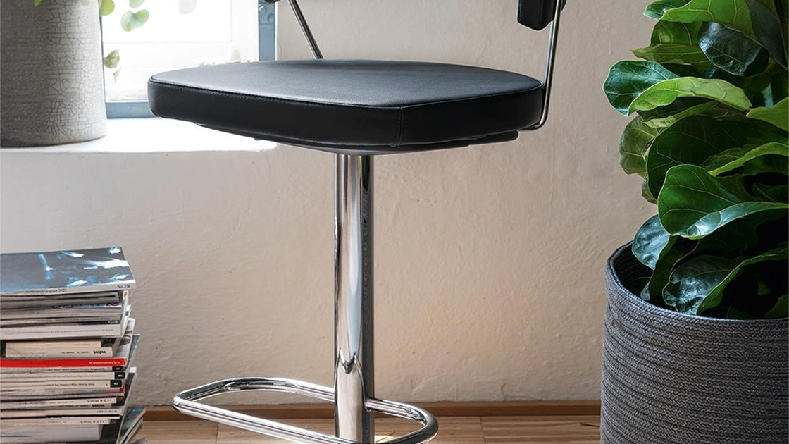 Sgabello regolabile in altezza New York di Connubia