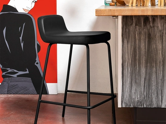 Sgabello Riley in ecopelle di Connubia