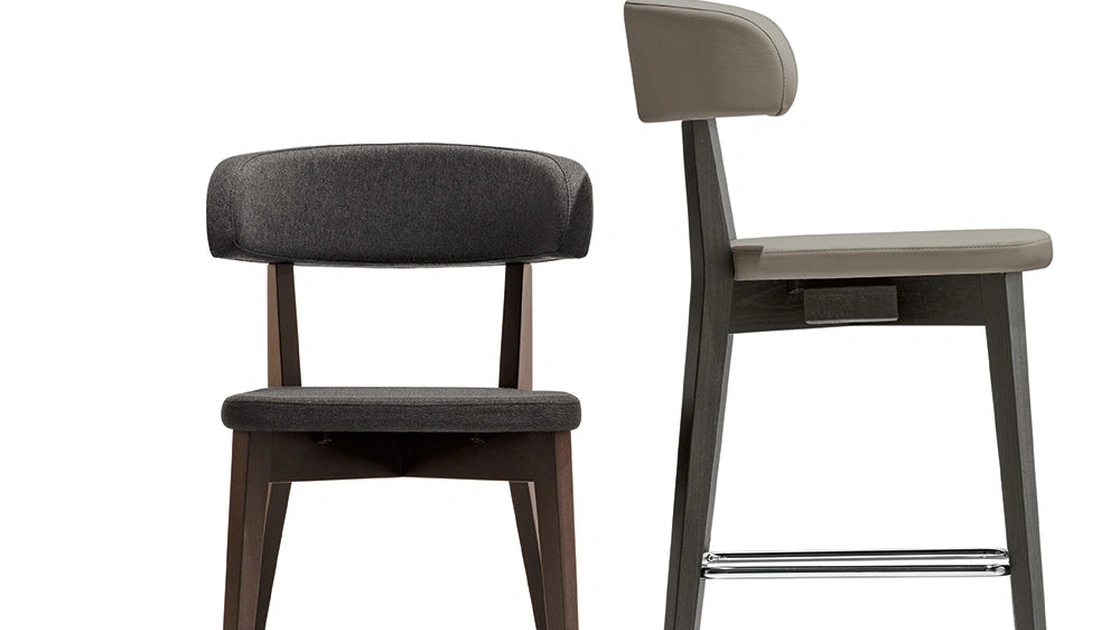 Sgabello Siren in ecopelle e legno di Connubia