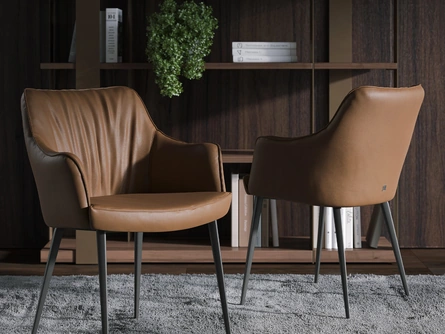 Sedia in pelle Gaia di Tonin Casa