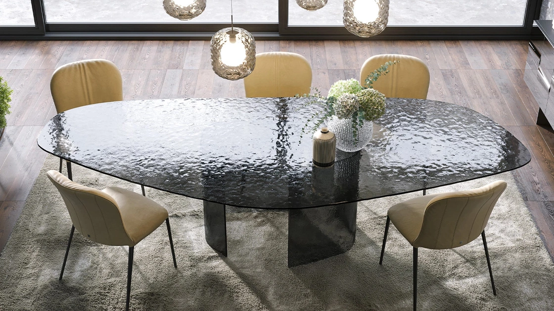 Tavolo in vetro curvato e martellato Ablos di Tonin Casa