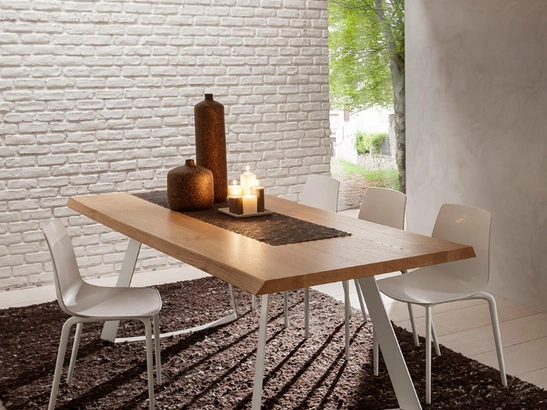 Tavolo con piano in legno e struttura in metallo Bruno di La Primavera