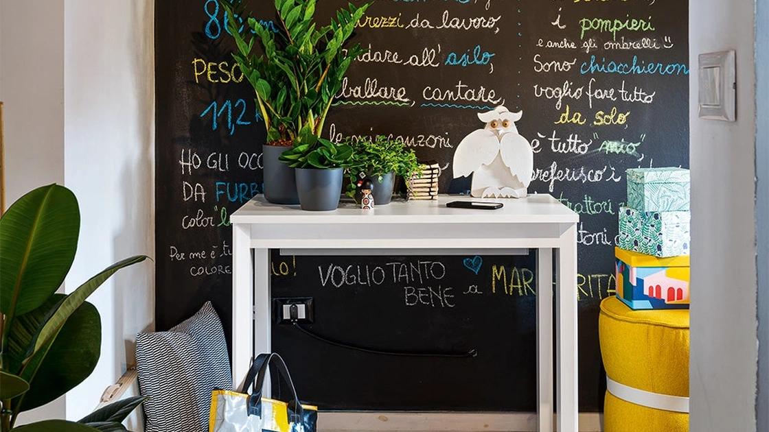 Consolle in nobilitato bianco e base in faggio bianco Eminence allungabile chiusa di Connubia