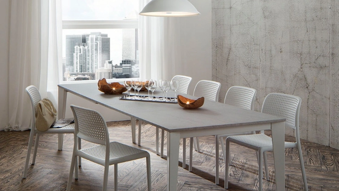 Tavolo Carlo Super Quadrato con top in laminato HPL e gambe in metallo di La Primavera