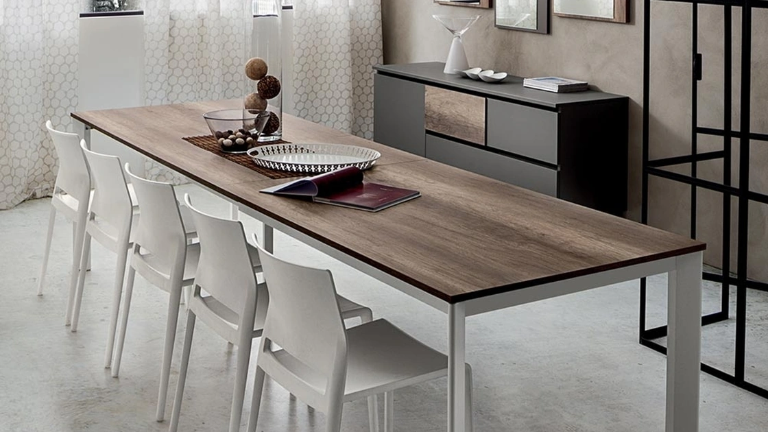 Tavolo allungabile Mario Super Rettangolare con top in HPL e gambe in alluminio di La Primavera