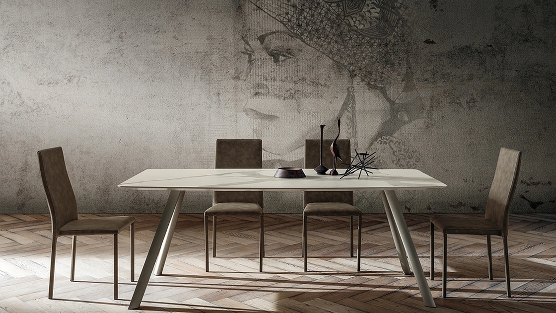 Tavolo Nicola in gres porcellanato con gambe in alluminio di La Primavera