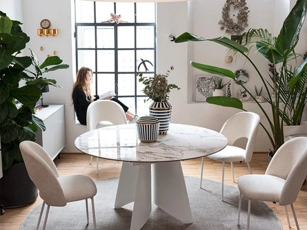 Tavolo rotondo in ceramica Orion di Connubia