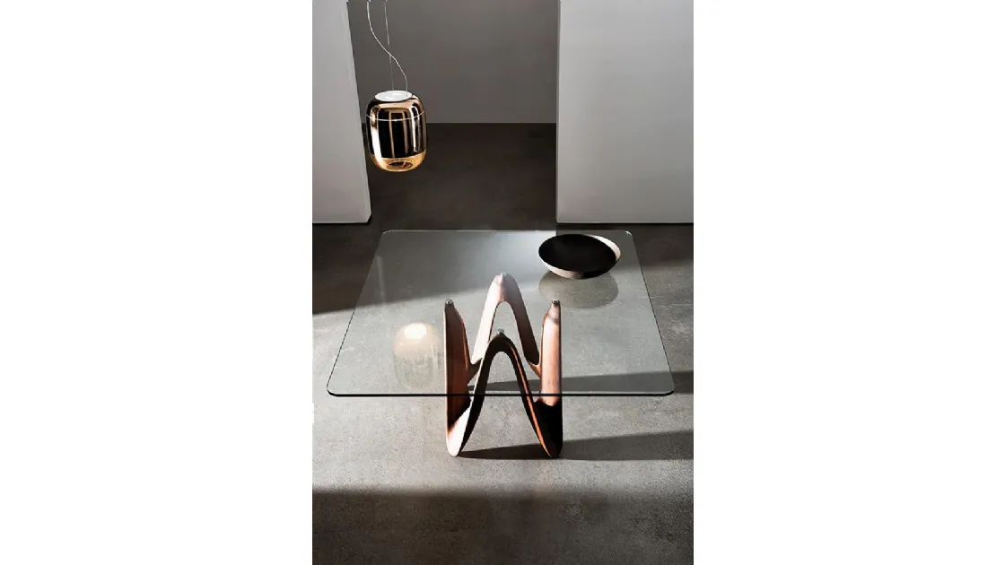 Tavolo Lambda con top in vetro e base in legno di Sovet