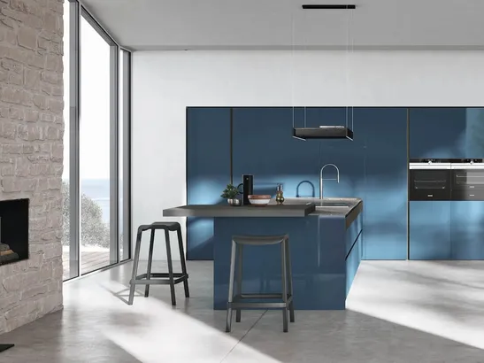 Cucina Moderna con penisola Color Trend 06 di Stosa