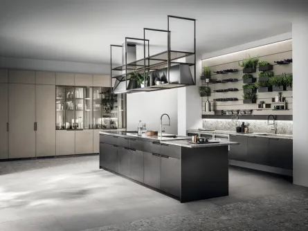 Cucina Moderna Mia 01 in Acciaio Scuro e Biomalta Argilla Dehli di Scavolini