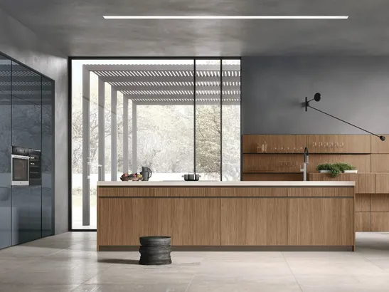 Cucina Moderna con isola Natural 03 in Noce e laccato lucido di Stosa