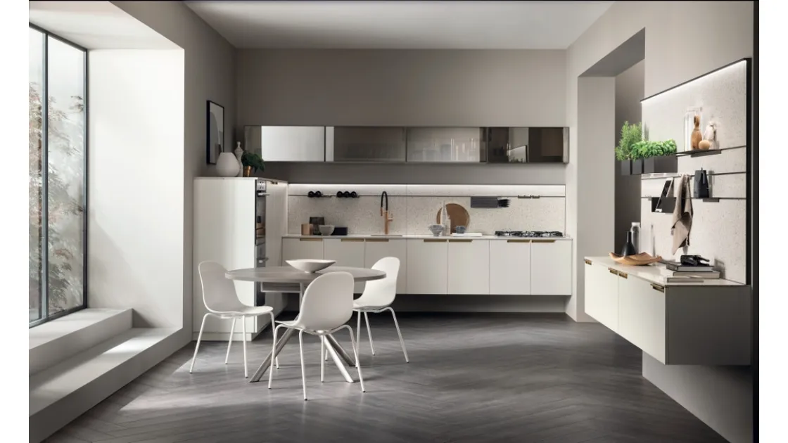 Cucina su misura Mia 03 in Bianco Prestige ed Alluminio di Scavolini